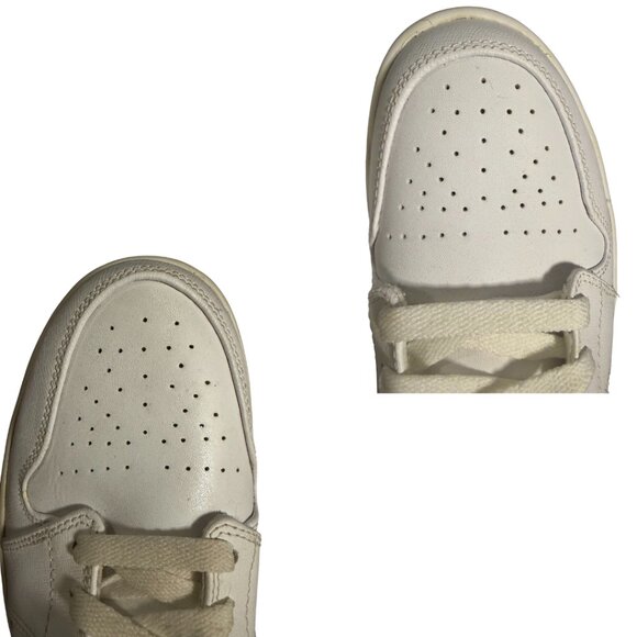 Air Jordan 1 Mid Triple White Men’s 9 | Unworn • No Box • Clean - Picture 4 of 10